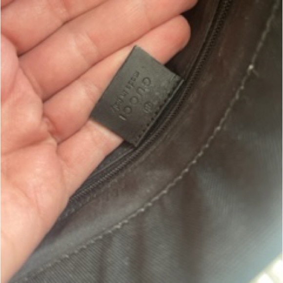 AUTHENTIC GUCCI NYLON BLACK SHOULDER BAG WITH BAMBOO HANDLE - Picture 6 of 9